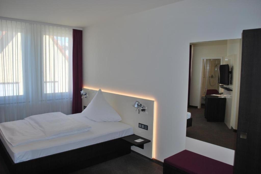 Hotel Am Berg Esslingen Esslingen am Neckar Esterno foto